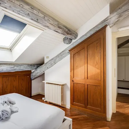 Duplex Incantevole Sui Tetti Nel Cuore Dei Navigli * ミラノ